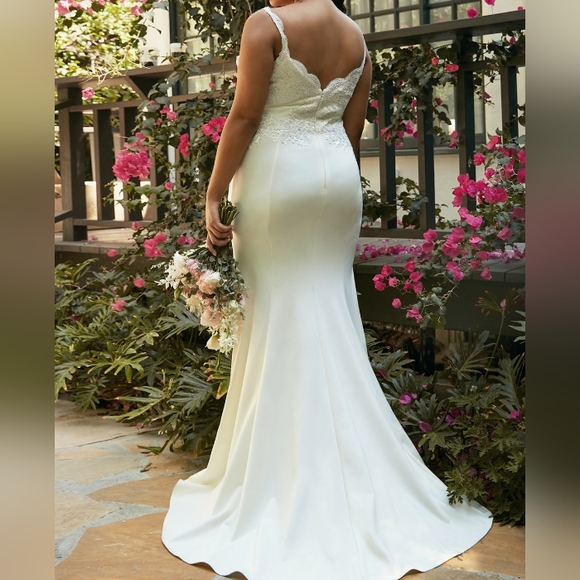 COPY - Off white fitted wedding gown, bridal dress - Picture 4 of 6